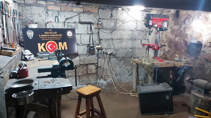 Rize'de 2 kaçak silah atölyesine polis baskını