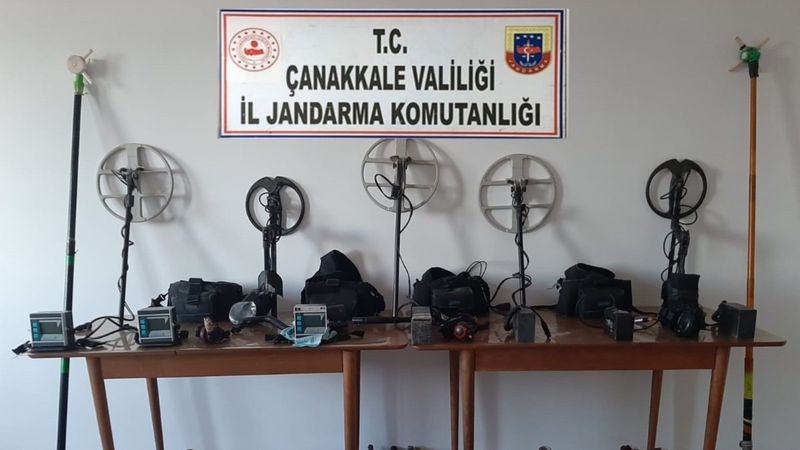 Çanakkale’de define avcılarına suçüstü operasyon: 17 gözaltı