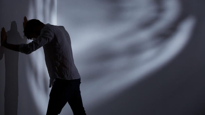 Bipolar başlangıcı nasıl anlaşılır? Bipolar bozukluk sebepleri ve belirtileri nelerdir?