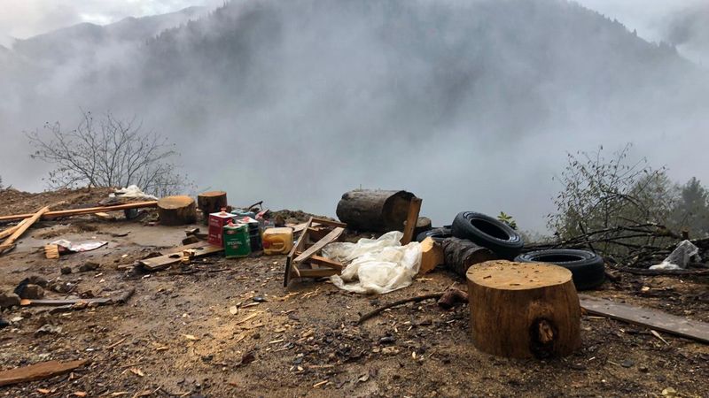 Rizeli köylüler ormana çöp bırakan görevlilere tepki gösterdi