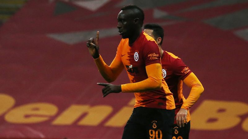 Diagne'nin golünden önce el beklentisi