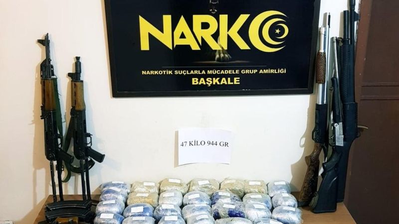 Van polisi 47 kilo afyon sakızı ele geçirdi