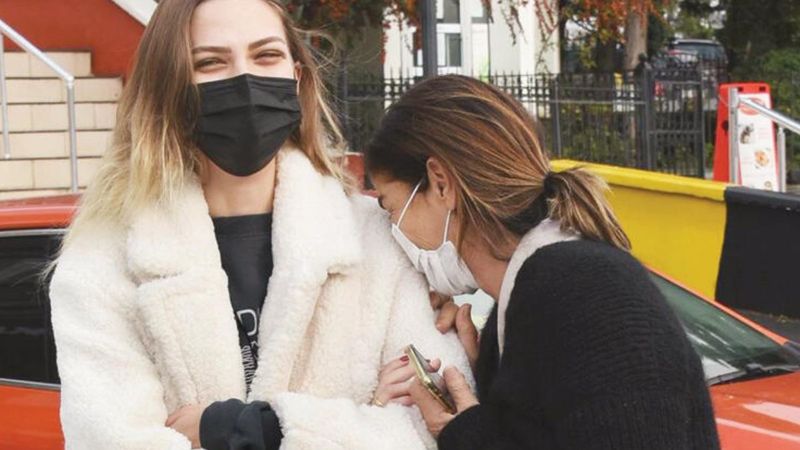 Derya Tuna ile Yasemin Şefkatli alışverişte