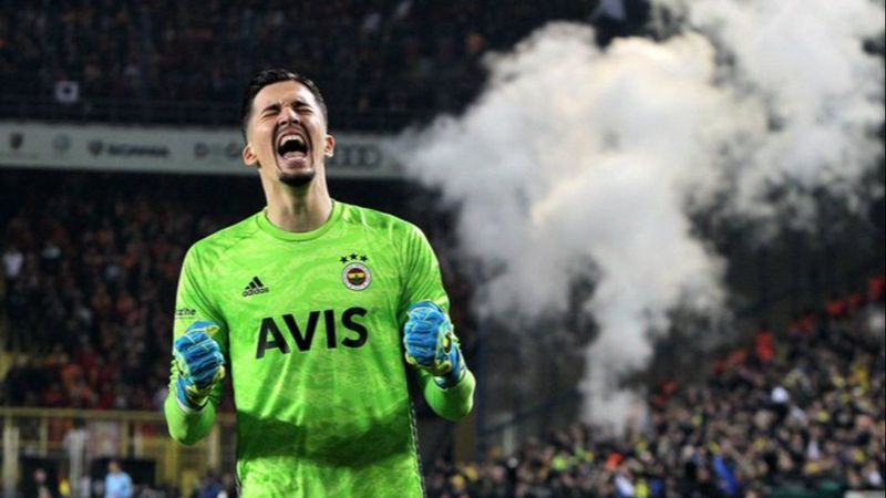 Altay Bayındır'a Sheffield United ve Ajax talip oldu