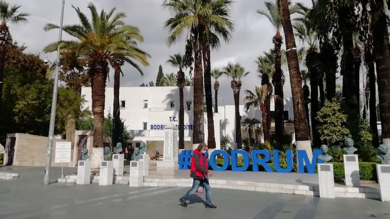 Koronavirüs endişesi artan Bodrumlulardan 'gelmeyin' çağrısı