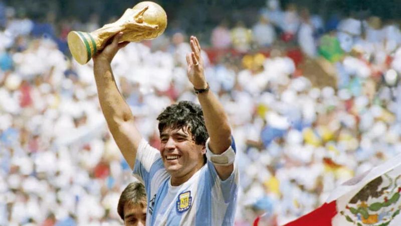 Maradona'nın resmi Arjantin'de banknota basılıyor