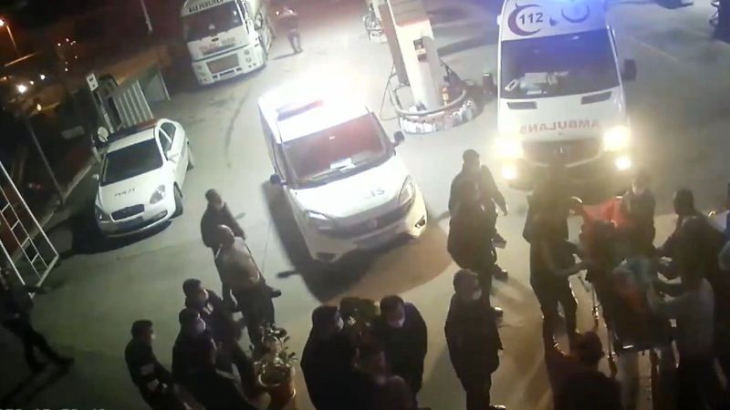 Sakarya'da akaryakıt istasyonunda silahlı kavga