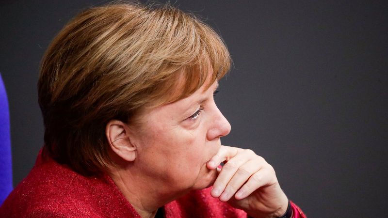 Angela Merkel'in, koronavirüsten 590 ölüm üzüntüsü