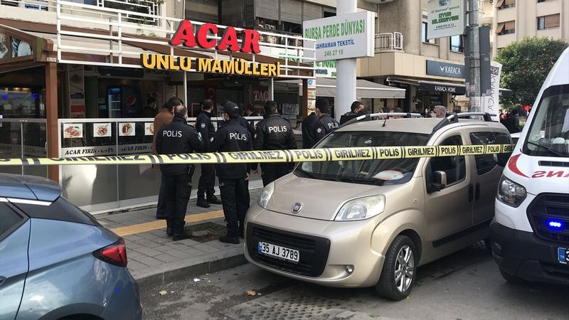 İzmir'de boşandığı eşini tabancayla öldürdü