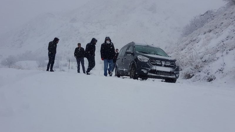 Karlıova beyaza büründü