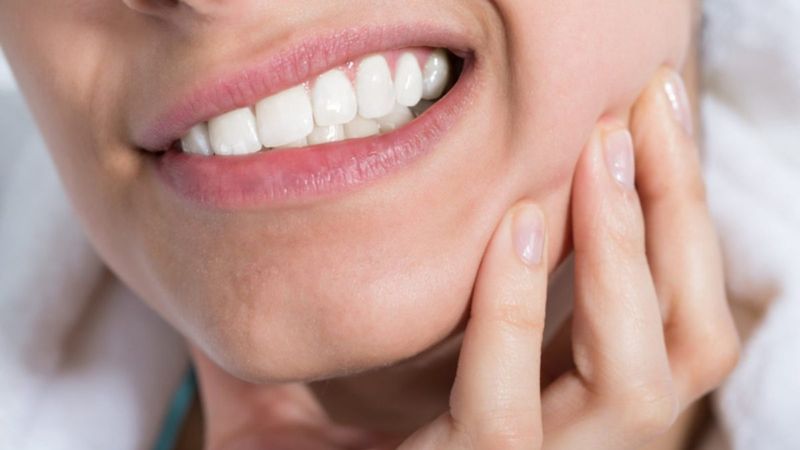 Uykuda diş gıcırdatma sebepleri nelerdir? Diş gıcırdatma nasıl önlenir?