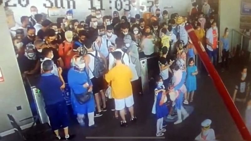 Kabataş İskelesi’nde organize yankesicilik kamerada