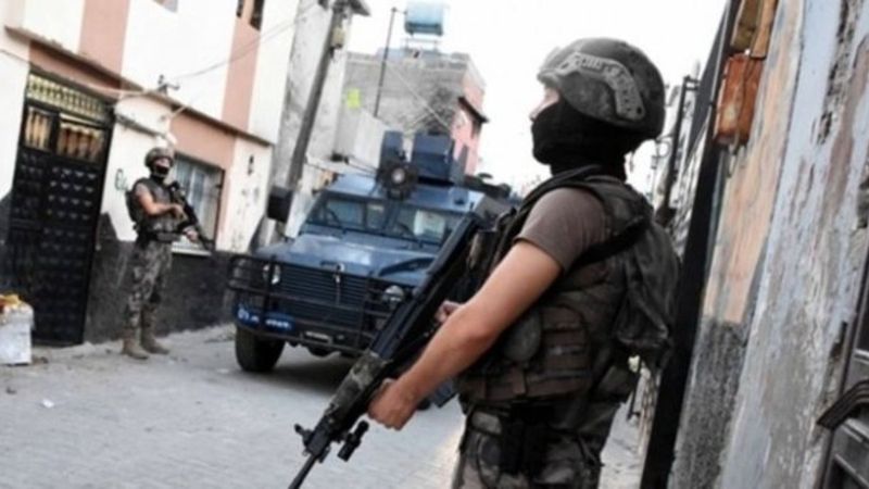 İstanbul'da terör örgütlerine eş zamanlı operasyon