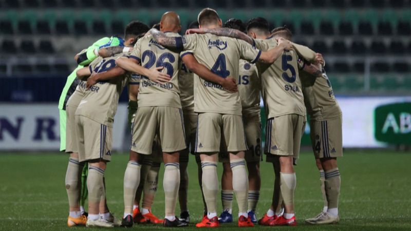 Fenerbahçe-Yeni Malatya maçının ilk 11'leri