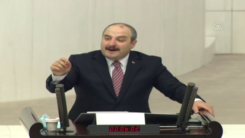 Bakan Varank: Mevzu Türk SİHA'ları olunca anti militarist kesiliyorsunuz