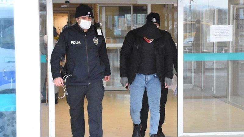 Sivas'ta intihara kalkışan kişiye kısıtlama ihlalinden ceza kesildi