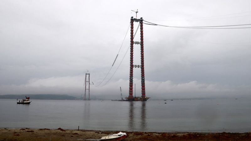 Çanakkale Boğazı, köprü çalışmaları nedeniyle gemi geçişlerine kapatıldı