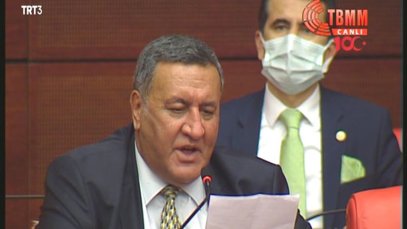 CHP'li Ömer Fethi Gürer, 40 saniyede 6 soru sordu