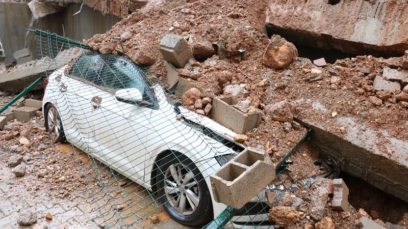 Kahramanmaraş'ta istinat duvarı çöktü