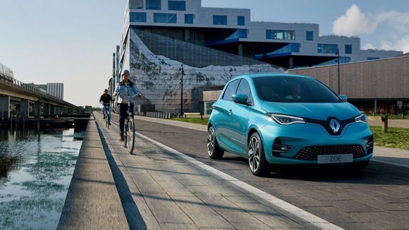 Avrupa'nın en çok satan elektrikli otomobili yeni Renault Zoe Türkiye'ye geldi