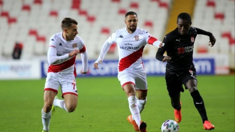 Sivasspor'un kazanamama serisi 7 maça çıktı