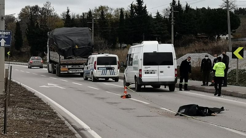 Çanakkale'de köpekten kaçan adam tırın altında kaldı