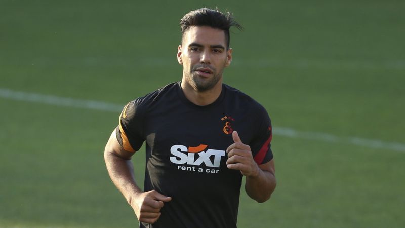 Radamel Falcao kondisyoner eşliğinde çalıştı