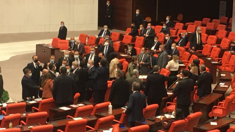 Meclis'te vekiller arasında 'faşizm' kavgası çıktı