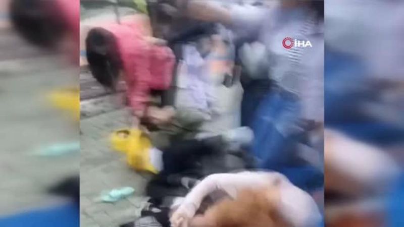 Bursa'da kızların erkek kavgası kamerada