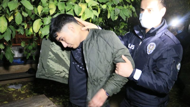 Adana'da kavgaya silahla giderken yakalandı