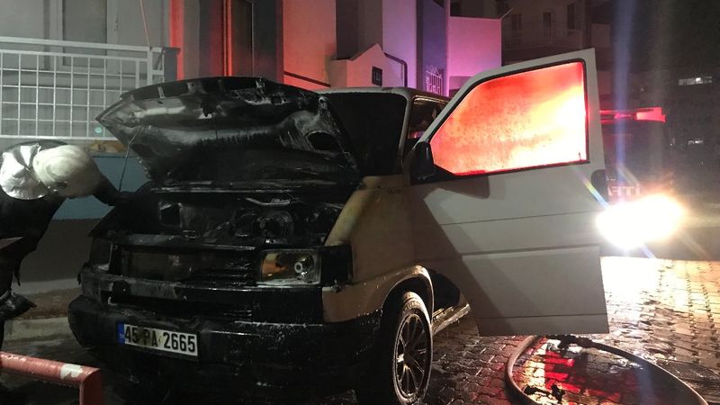Aydın'da bir gün önce tamir ettirdiği aracı yandı