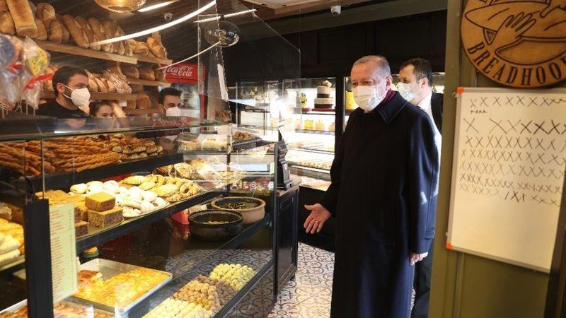 Cumhurbaşkanı Erdoğan fırından alışveriş yaptı