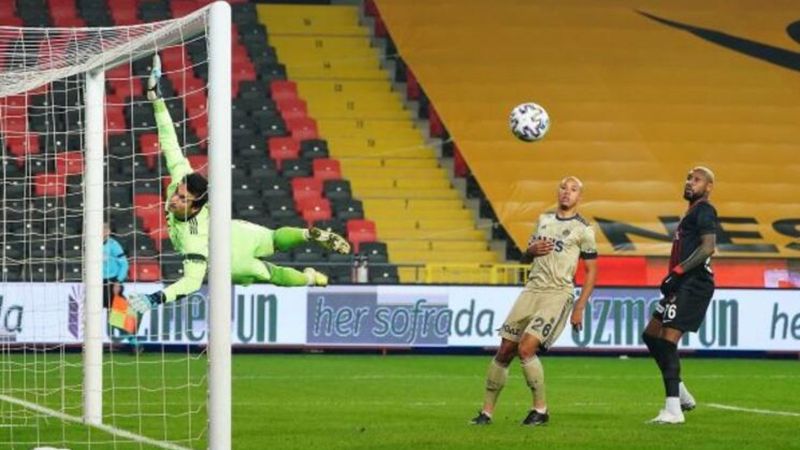 Fenerbahçeli futbolcular arasında gerginlik