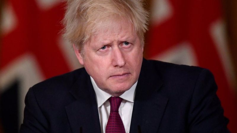 İngiltere'de Noel öncesi koronavirüs önlemleri sıkılaştırıldı