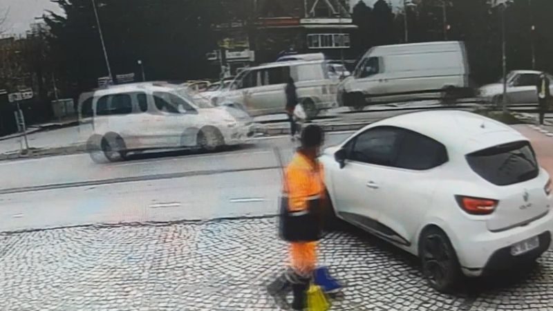 Başakşehir'de yolun karşısına geçmek isteyen genç kızın yaralandığı kaza