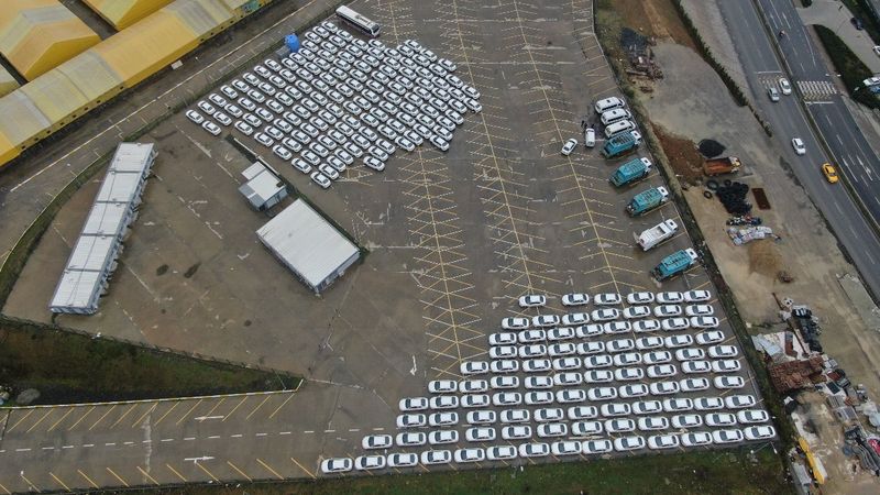 İsrafla mücadele ettiğini belirten İBB'ye, onlarca sıfır araç alındı