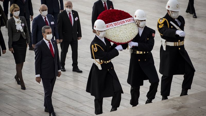 Mustafa Sarıgül Anıtkabir'i ziyaret etti