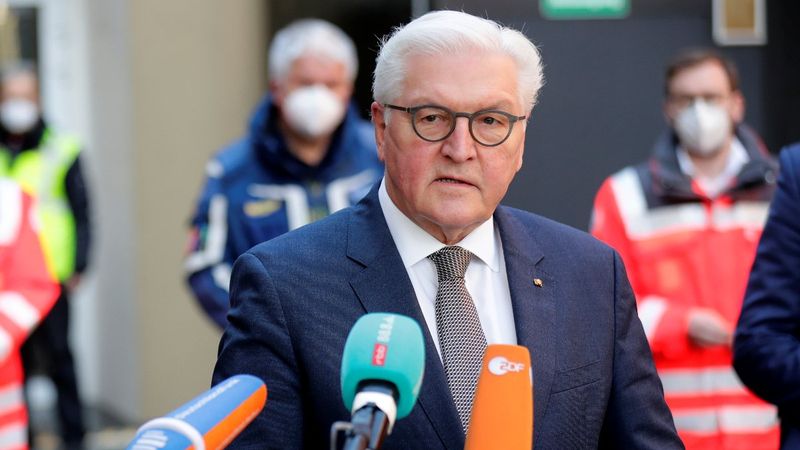 Almanya Cumhurbaşkanı Steinmeier: Aşı yapılacağından mutluyum