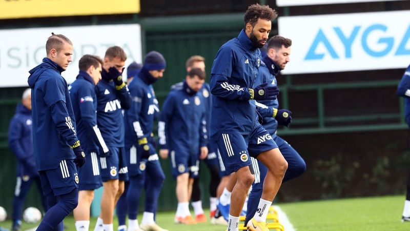 Fenerbahçe'de 1 futbolcu koronavirüse yakalandı