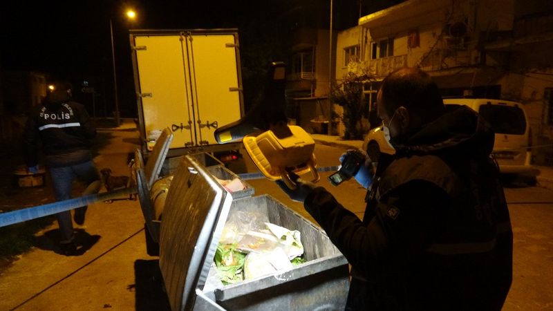 Çanakkale'de çöp konteynerine atılan bebek yaşamını yitirdi