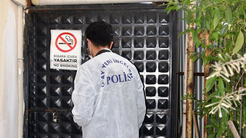 Antalya'da imamın sahip çıktığı evsiz camiyi soydu