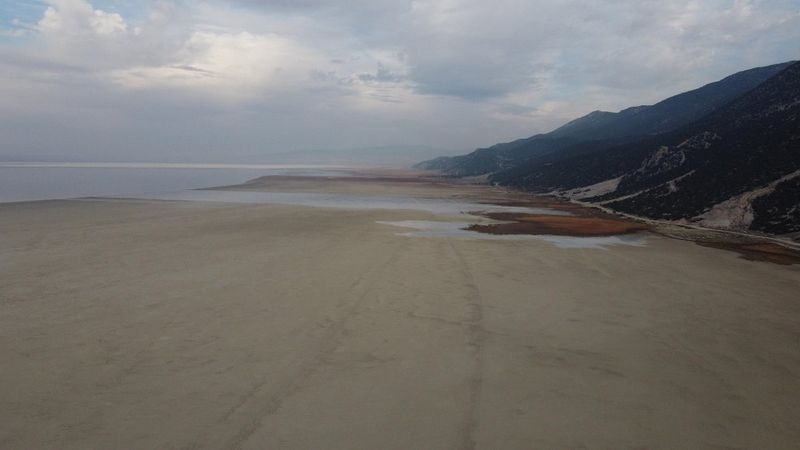 Kuş cenneti Acıgöl'de kuraklık yaşanıyor
