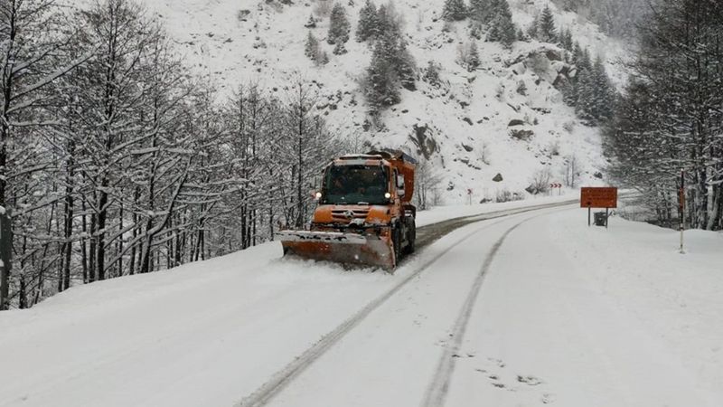 Rize'de kar yağışı etkisini gösterdi