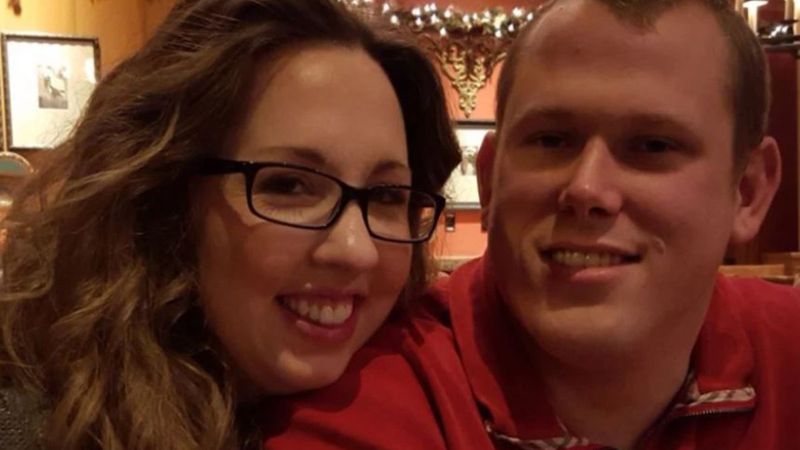 ABD’de bir asker, hamile eşini 3 yaşındaki kızlarının önünde öldürdü