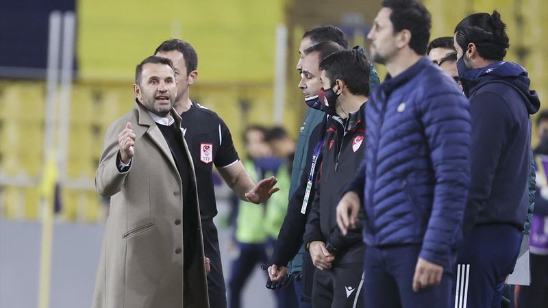 Okan Buruk: Sahadan çekilin