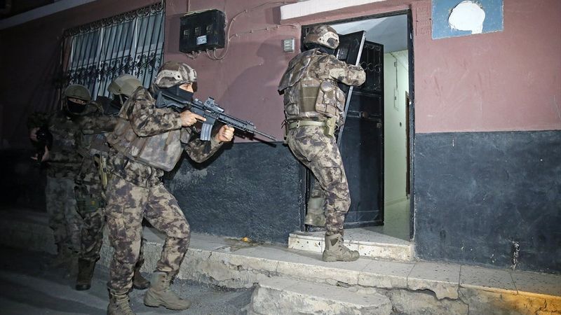 Mersin merkezli 4 ilde uyuşturucu operasyonu: 20 gözaltı