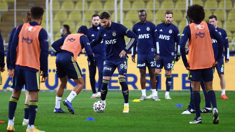 Fenerbahçe'de 3 futbolcunun koronavirüs testi pozitif