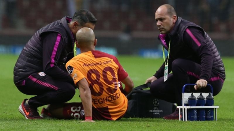 Sofiane Feghouli oyuna devam edemedi