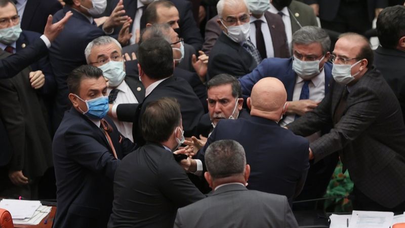 TBMM'de yumruklu kavga