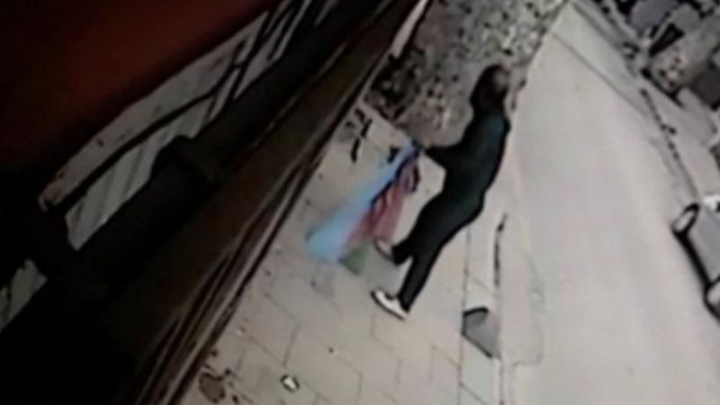 Beykoz'da Azerbaycan ve Türk bayrağına saldırı